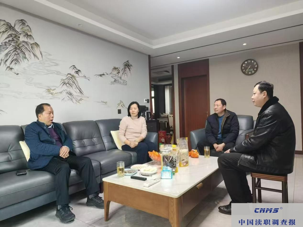 叶县司法局：岁末走访送关怀 节前慰问暖人心(图1)