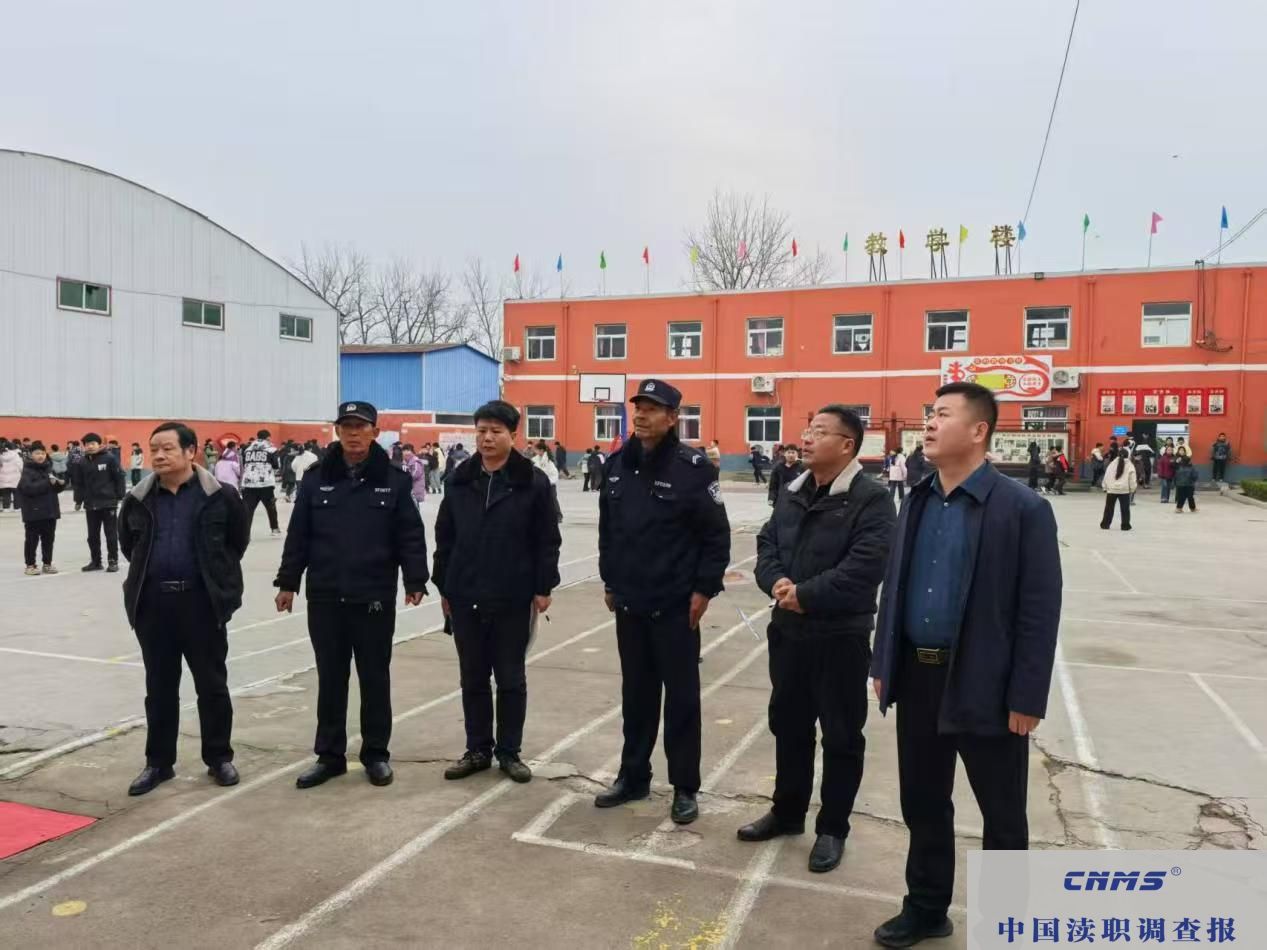 叶县洪庄杨镇：检查筑牢安全根基，平安护航学生成长(图1)