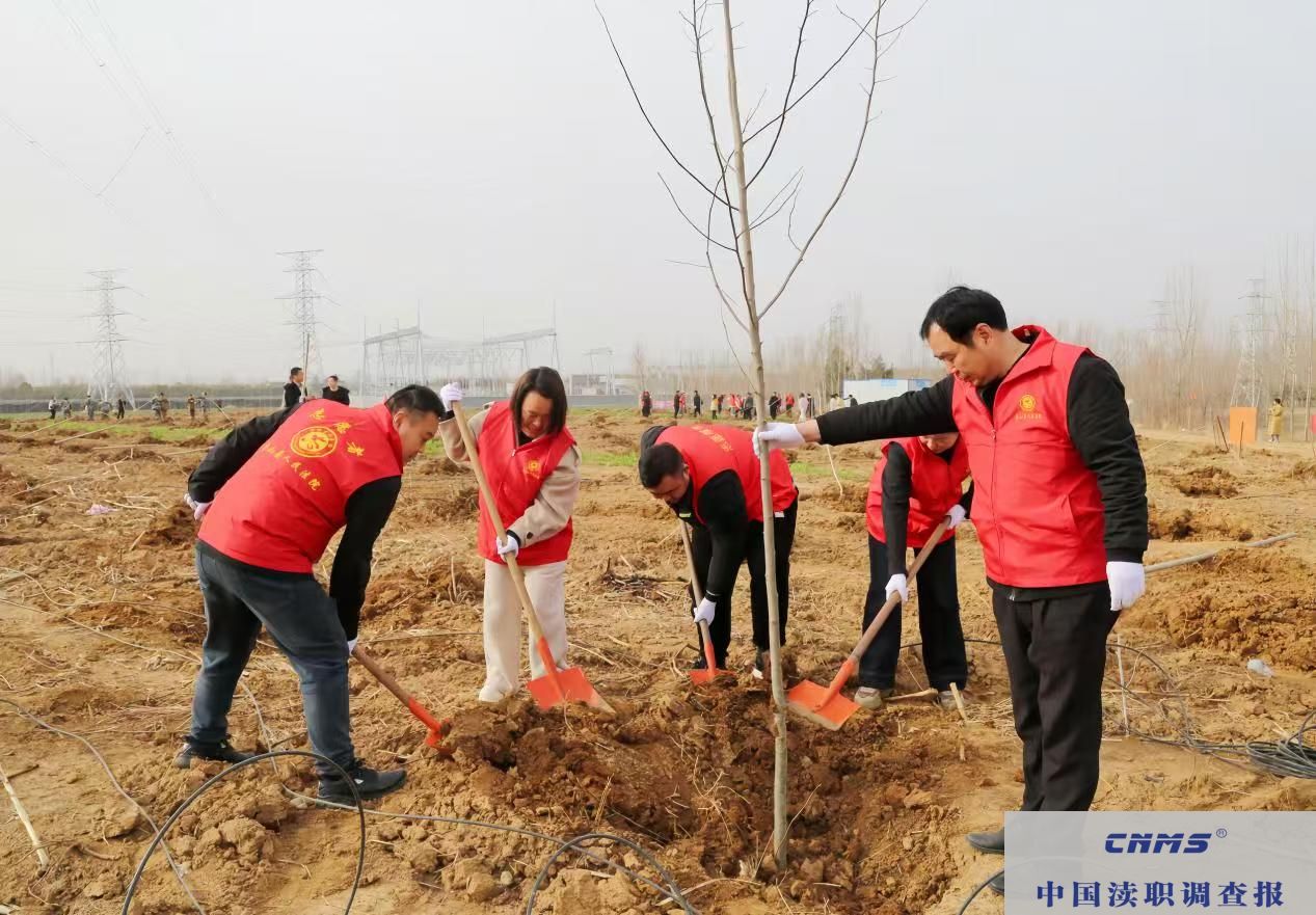 鲁山县法院：响应绿色号召 共植希望之林(图2)