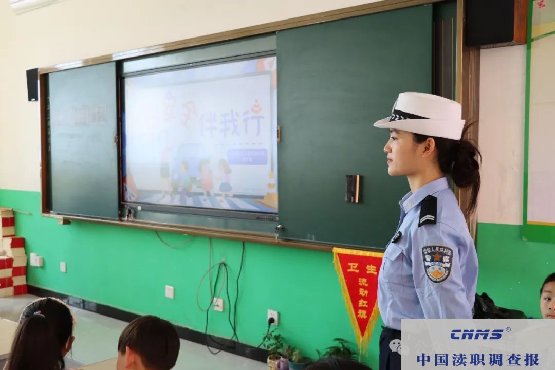  叶县交警进校园，为小学、幼儿园开启安全之旅(图3)