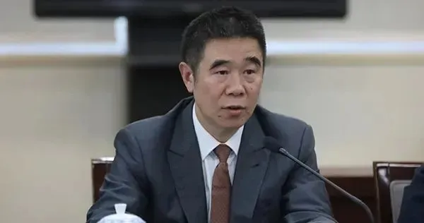四“虎”同日被打 通报开除党籍、开除公职(图4) 四“虎”同日被打 通报开除党籍、开除公职(图4)