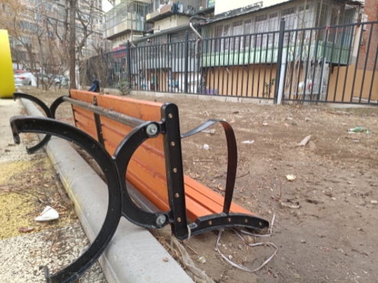 天津: 口袋公园设施损坏 维修有点难(图1) 天津: 口袋公园设施损坏 维修有点难(图1)