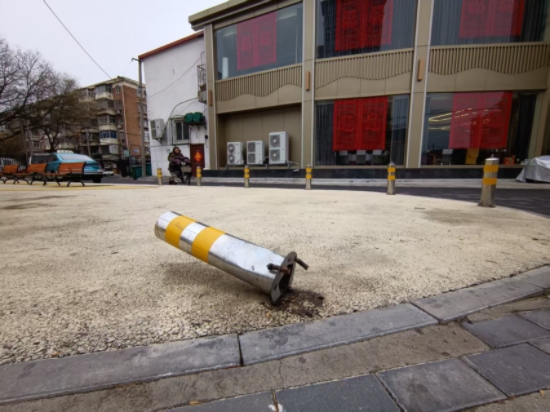 天津: 口袋公园设施损坏 维修有点难(图2) 天津: 口袋公园设施损坏 维修有点难(图2)