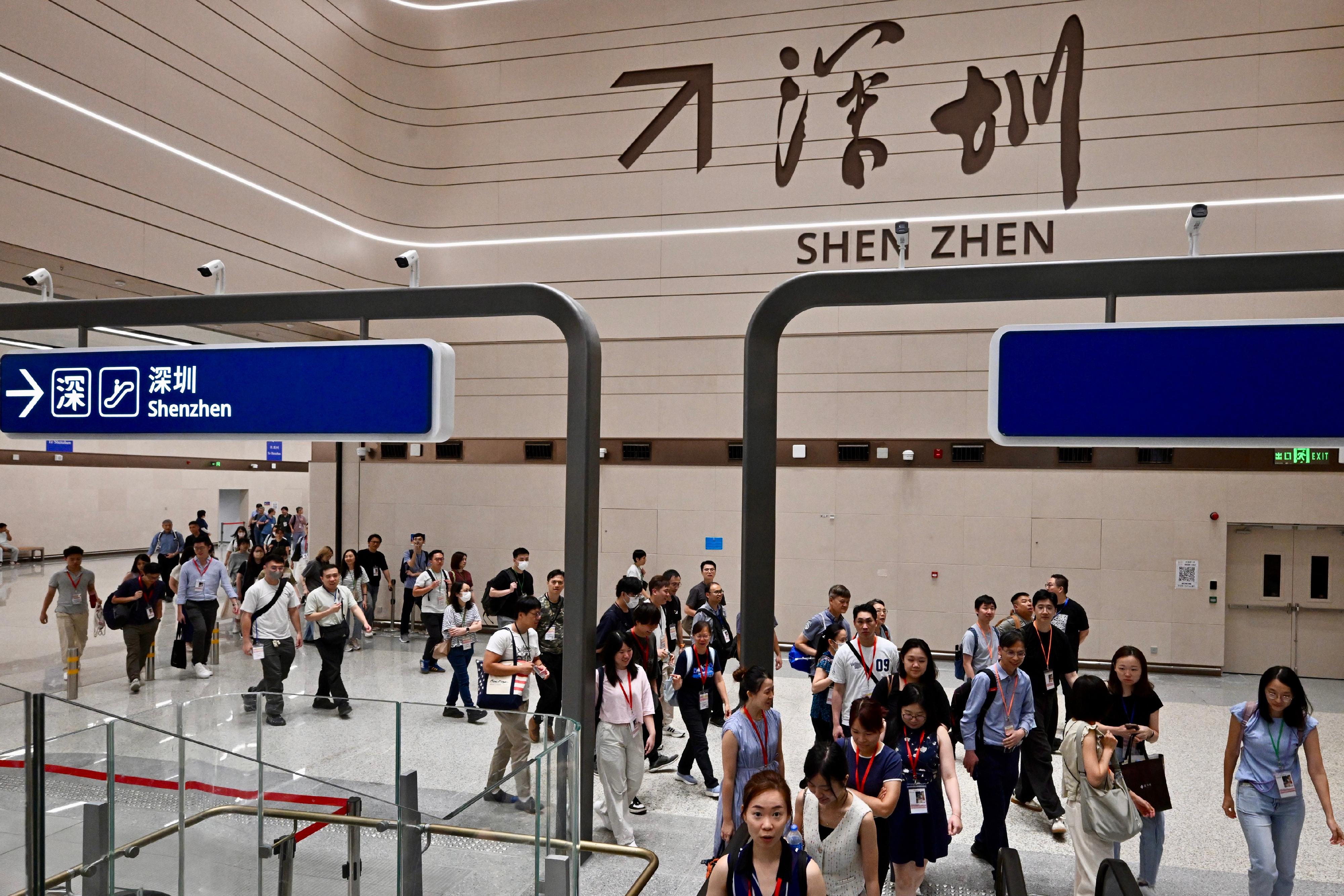 皇岗口岸港方口岸区举行首次大型演练(图3) 皇岗口岸港方口岸区举行首次大型演练(图3)