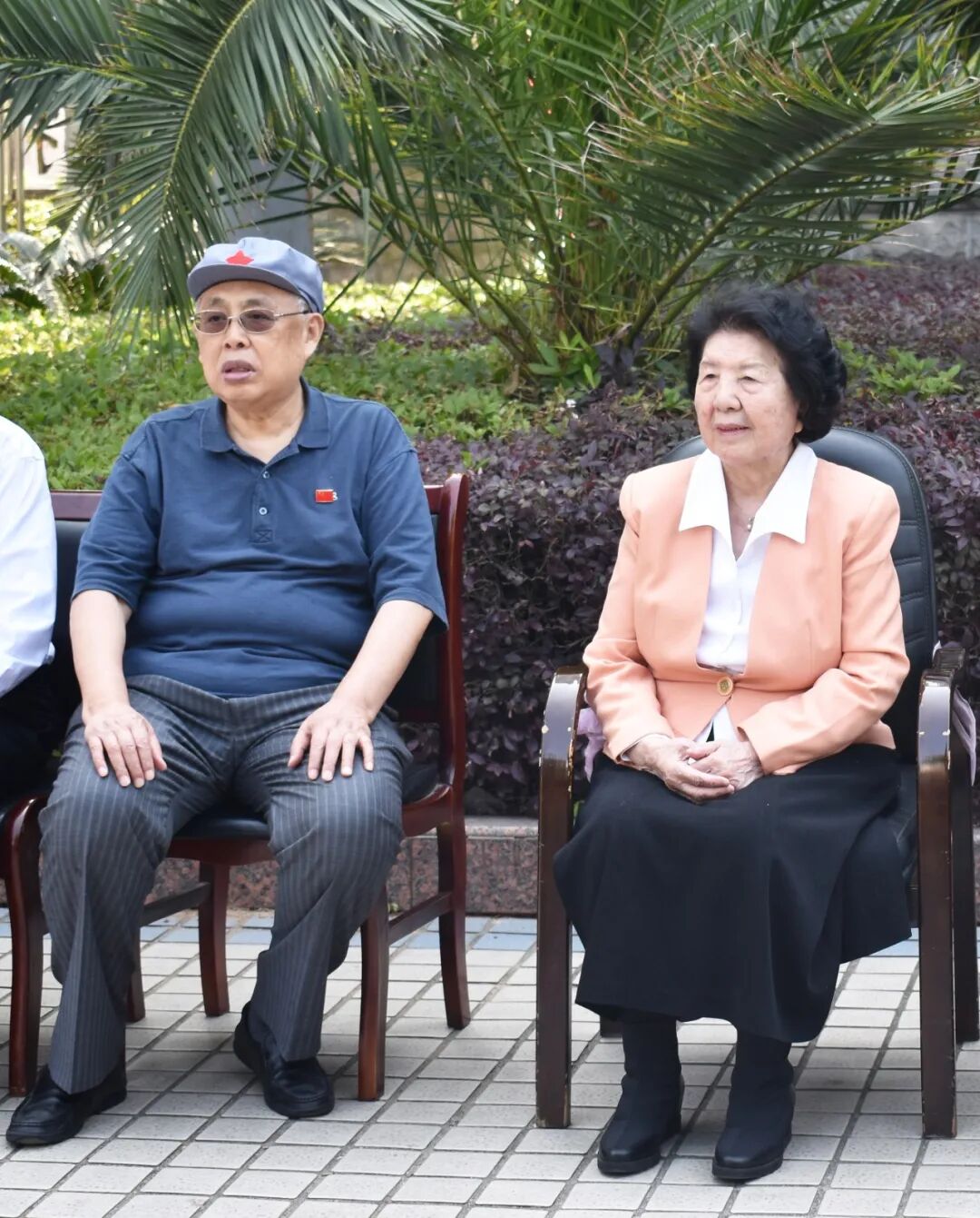 新中国第一位女省委书记万绍芬逝世，享年 96 岁，一生深耕红